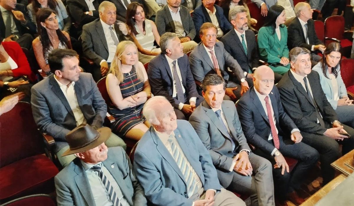 Autoridades actuales y electas de Mendoza.