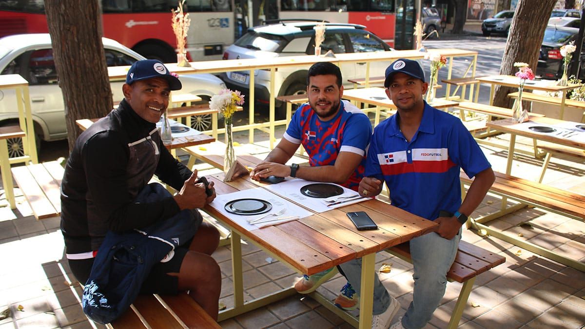 Integrantes de la delegación de República Dominicana del Mundial Sub 20 disfrutando de Mendoza.