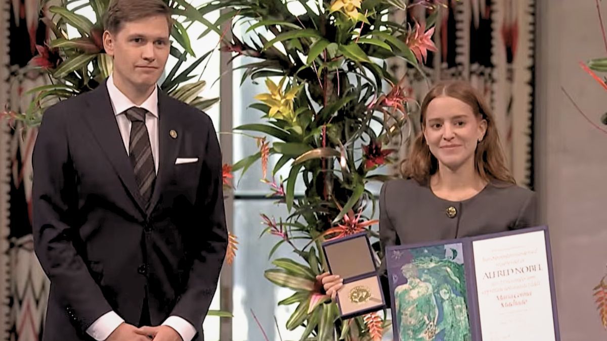 Jørgen Watne Frydnes, del comité Nobel junto a Ana Corina Sosa.