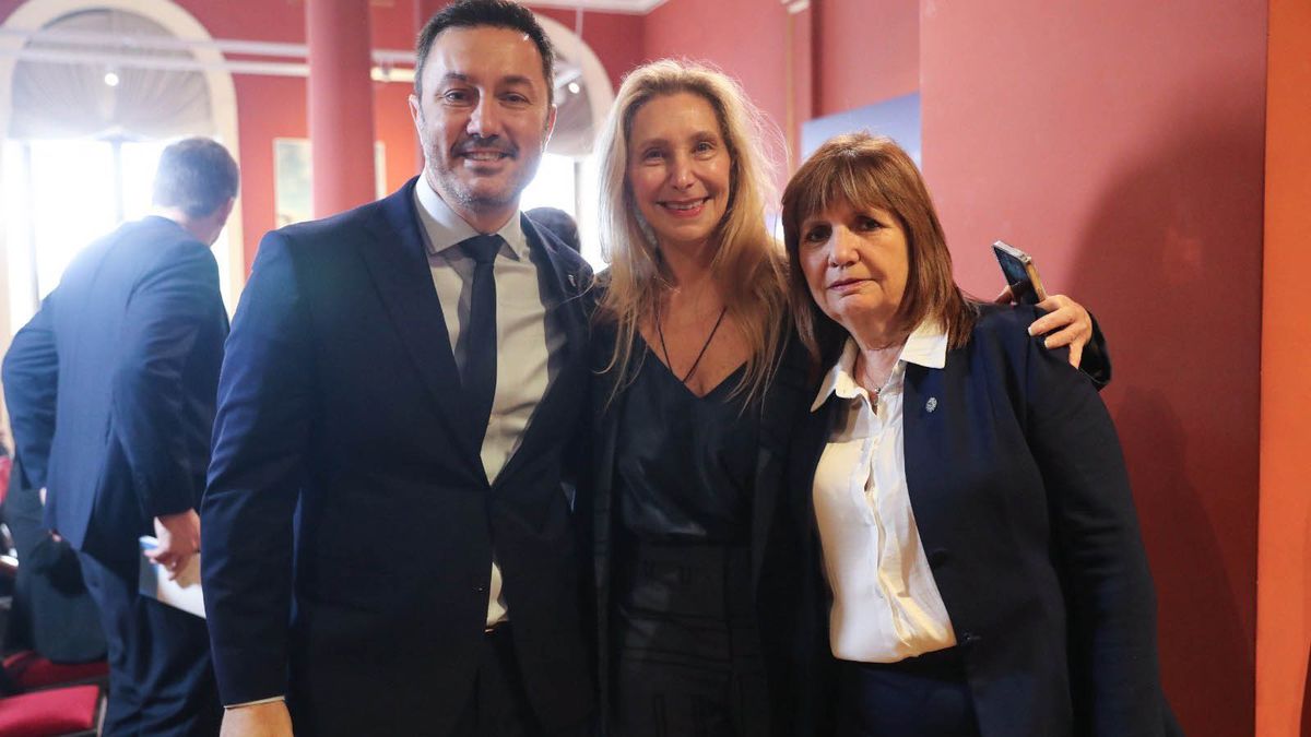 Luis Petri, Karina Milei y Patricia Bullrich tras el encuentro en Casa Rosada. Luis Petri, Karina Milei y Patricia Bullrich tras el encuentro en Casa Rosada.