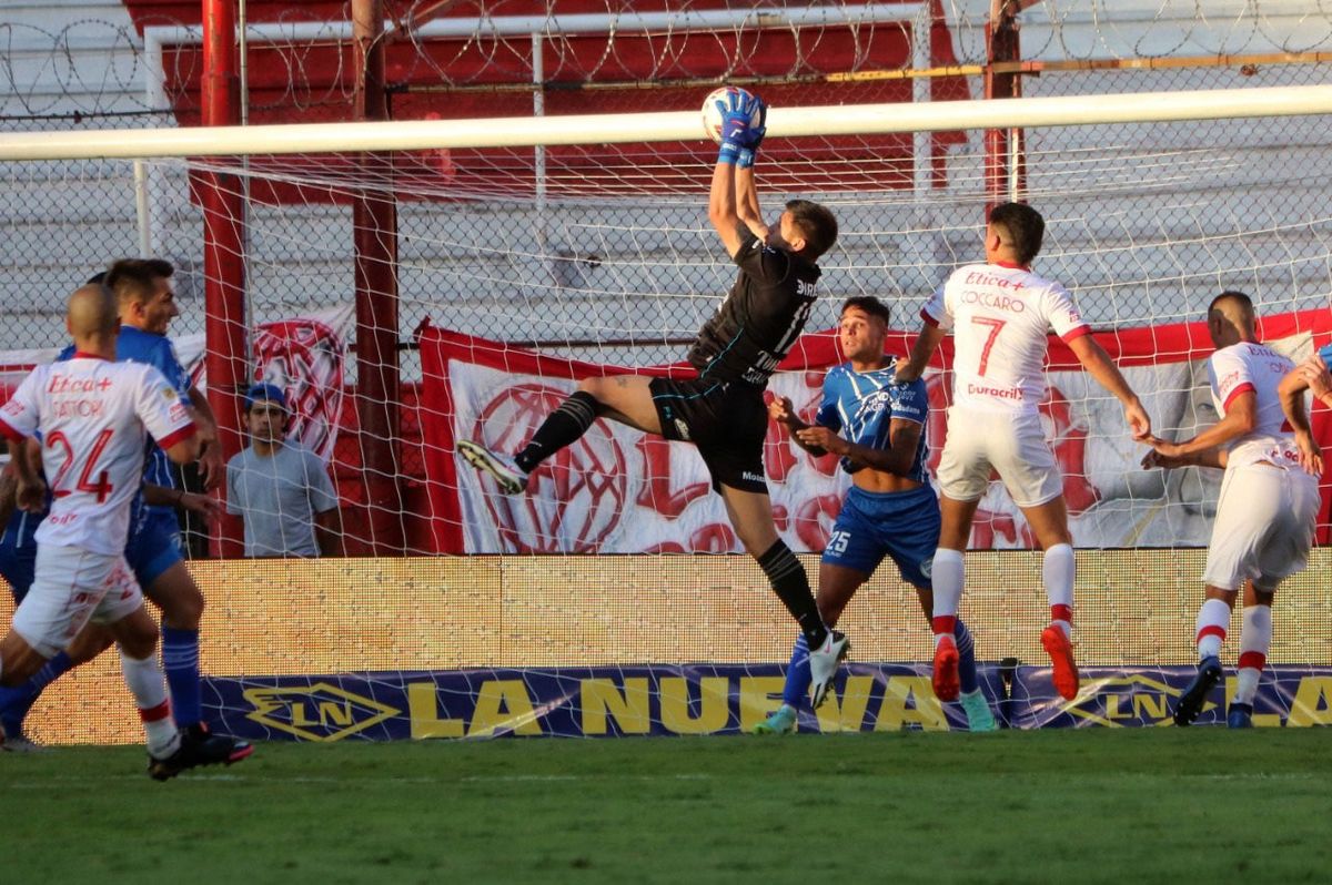 El arquero con mucha autocrítica pidió disculpas por el bajo nivel que tenía.