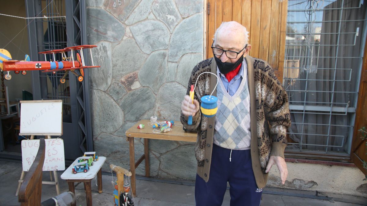 Para los nostálgicos y los nóveles: el balero, un clásico siempre vigente.