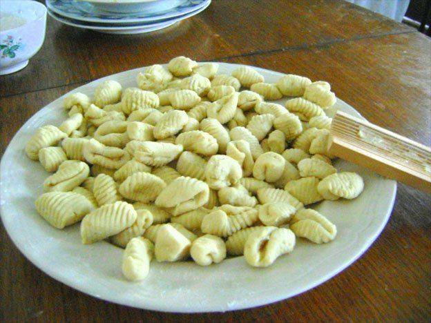 Los domingos y esa encrucijada: ahora, cocinar pastas cuesta igual de caro que hacer un asado