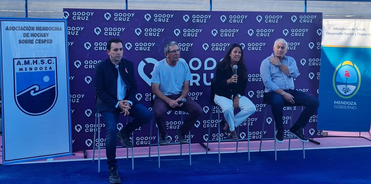 Florencia Serpa junto a Tadeo García Zalazar, Federico Chiapetta y Daniel Marcellini, presentaron la Pro League, en Godoy Cruz