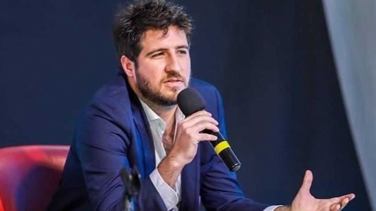 César Vidal es Consultor en Innovación y Gamificación. Presidente de la Asociación de Deportes Electrónicos y Electromecánicos Argentina. Consejero Directivo de la Federación de Comercio e Industria de la Ciudad Autónoma de Buenos Aires. César Vidal es Consultor en Innovación y Gamificación. Presidente de la Asociación de Deportes Electrónicos y Electromecánicos Argentina. Consejero Directivo de la Federación de Comercio e Industria de la Ciudad Autónoma de Buenos Aires.