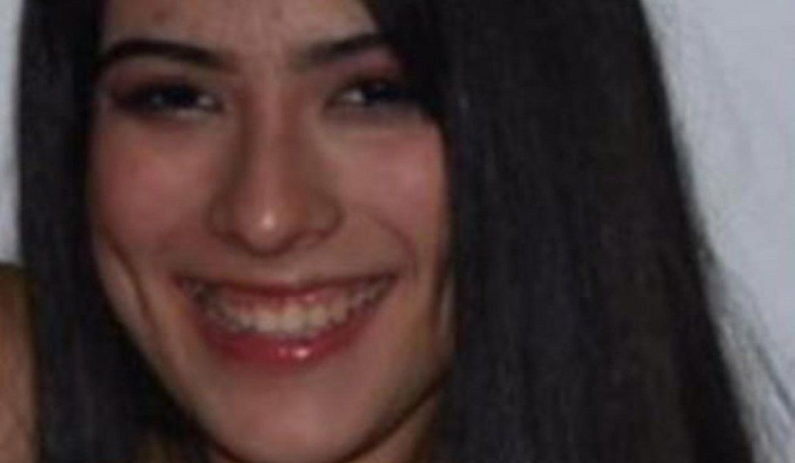 Ella es Maia Barrios Almirón, quien aparentemente se iba a encontrar con un chico. Está desaparecida y es buscada por Lanús y Munro