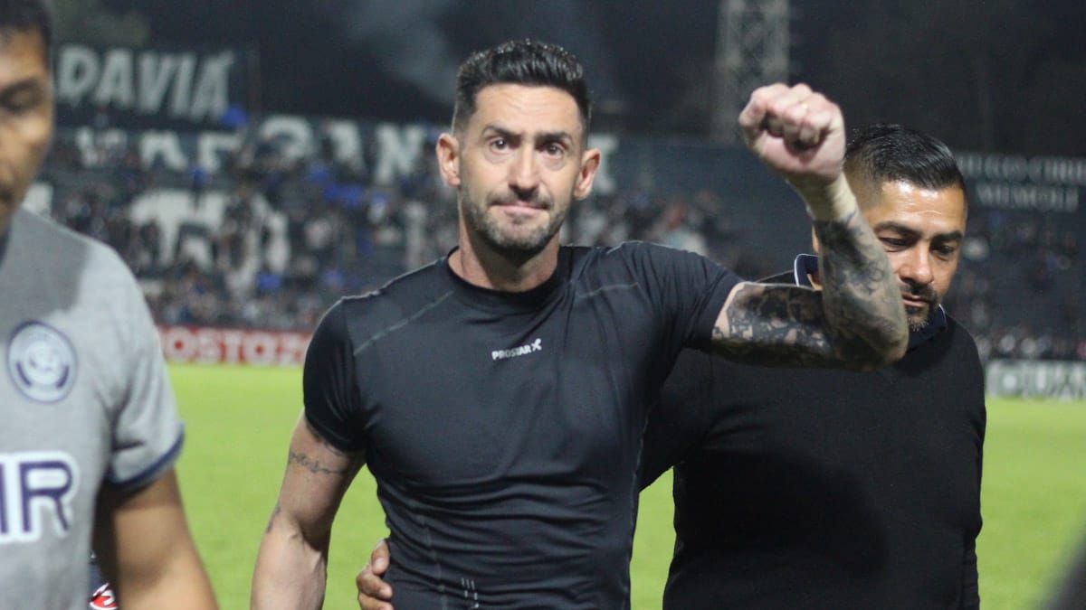 Maximiliano Gagliardo trasmite seguridad en el arco. Maximiliano Gagliardo trasmite seguridad en el arco.