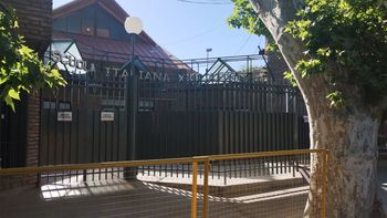 Delincuentes desactivaron el sistema de alarma y robaron 12 televisores de la escuela Italiana