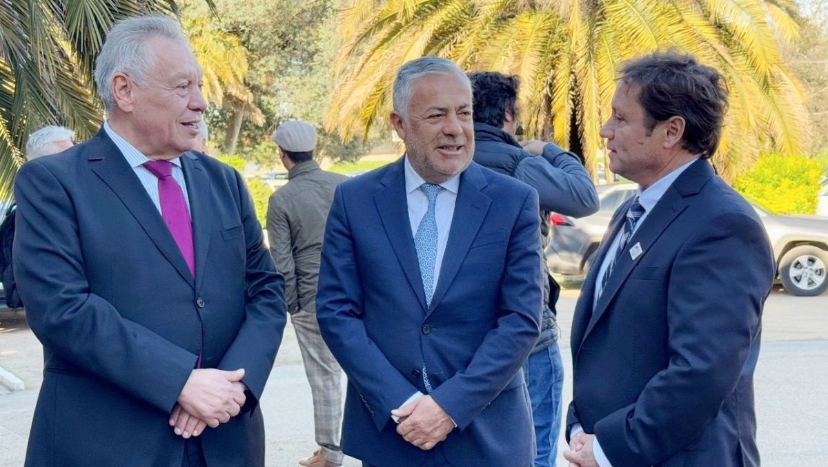 Alfredo Cornejo se quejó por el estado del Paso Pehuenche en una reunión bilateral, en Chile. Alfredo Cornejo se quejó por el estado del Paso Pehuenche en una reunión bilateral, en Chile.