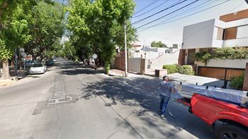 Volvieron de votar y fueron atacados por dos delincuentes en su casa de Capital