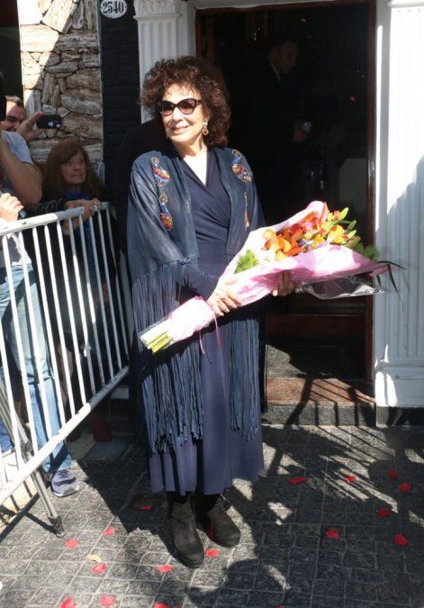 Pero... ¡Graciela! Borges regaló un ramo que le habían regalado a ella