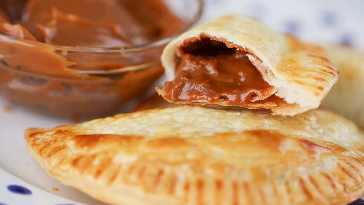 Recetas: empanadas de dulce de leche. Foto: gentileza givemeafork. Recetas: empanadas de dulce de leche. Foto: gentileza givemeafork.