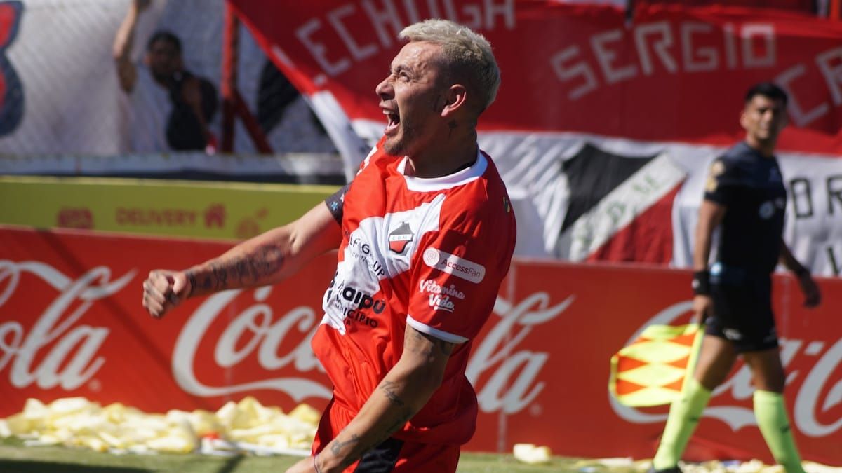 Rubens Sambueza esuno de los grandes referentes del Deportivo Maipú.