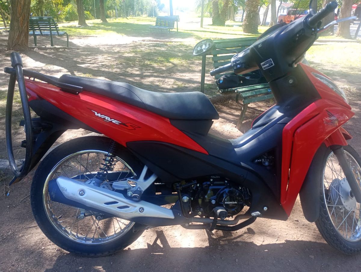 Moto robada, que se encontró en los procedimientos realizados por la Policía de Mendoza Moto robada, que se encontró en los procedimientos realizados por la Policía de Mendoza