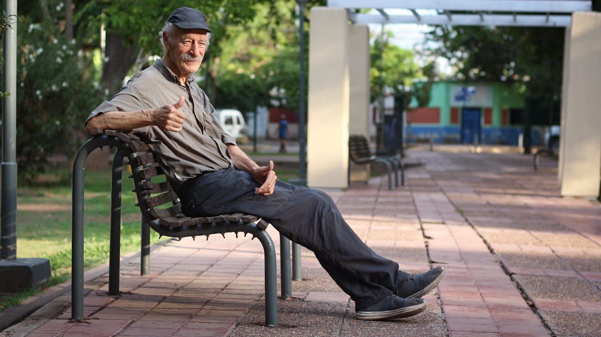 Suárez visitó su barrio de infancia y la plaza a la que iba a jugar de niño con sus vecinos, en la Cuarta Sección. Suárez visitó su barrio de infancia y la plaza a la que iba a jugar de niño con sus vecinos, en la Cuarta Sección.