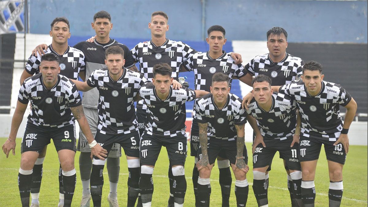 Gimnasia y Esgrima se prepara para arrancar la reanudación del torneo de la Primera Nacional, que será este sábado ante Defensores de Belgrano, en Buenos Aires. Gimnasia y Esgrima se prepara para arrancar la reanudación del torneo de la Primera Nacional, que será este sábado ante Defensores de Belgrano, en Buenos Aires.