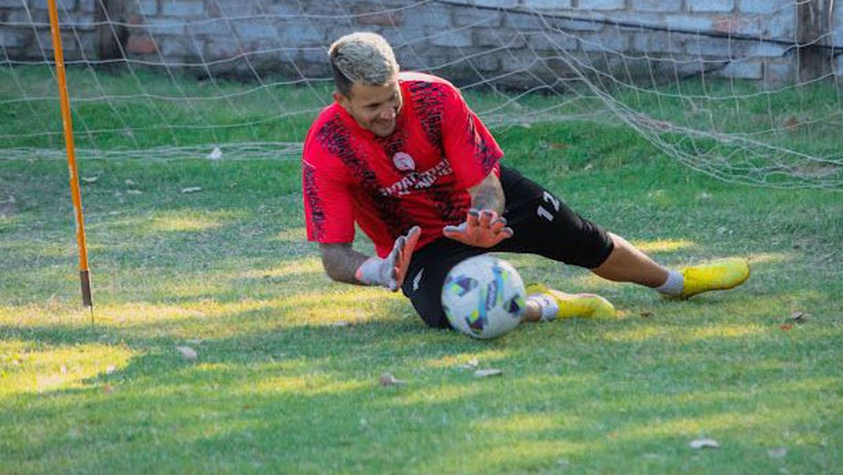 El arquero Ignacio Acordino, es uno de los jugadores más representativos de Huracán Las Heras.