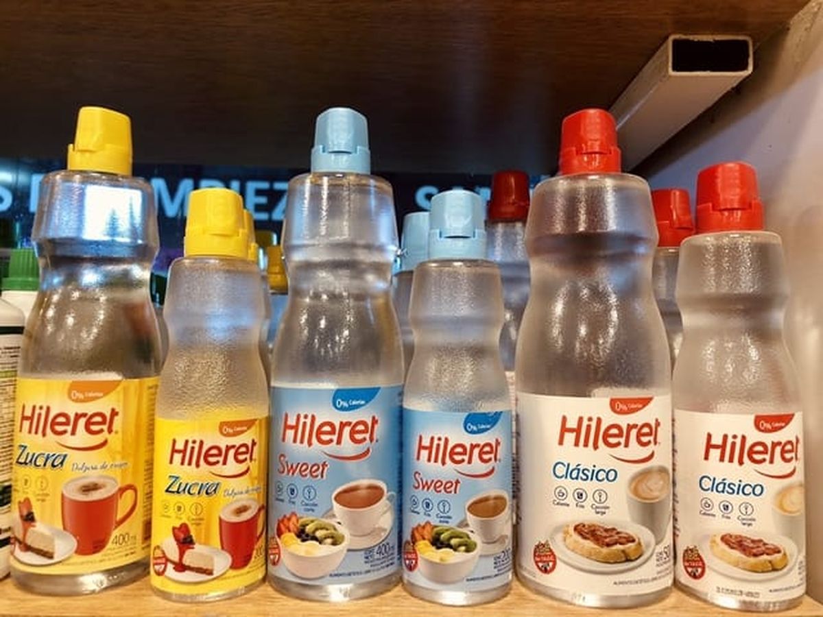 Botellas de endulzantes. Botellas de endulzantes.
