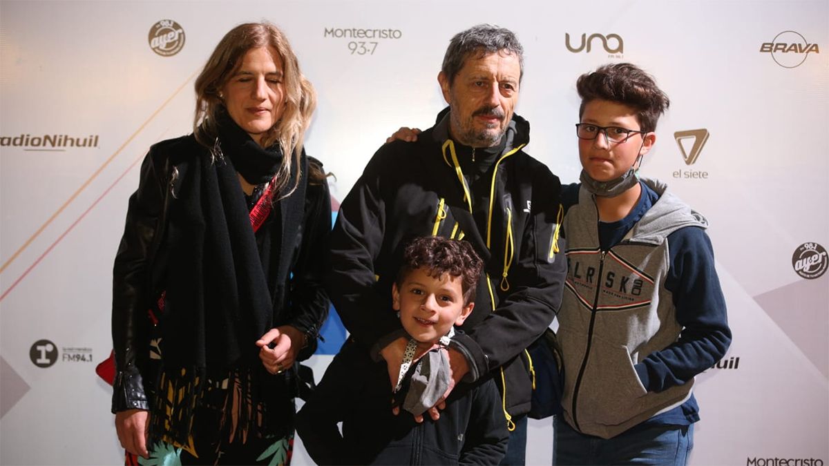 Andrés Gabrielli junto a su familia.
