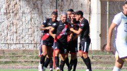 El Cruzado venció a Juventud Unida y es líder. (Fotos gentileza Prensa Deportivo Maipú).