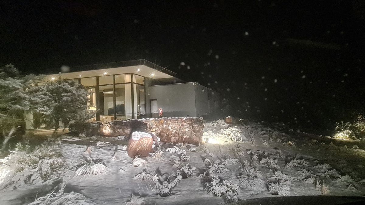 Las nevadas comenzaron en la madrugada de este martes en zonas de la precordillera. Las nevadas comenzaron en la madrugada de este martes en zonas de la precordillera.