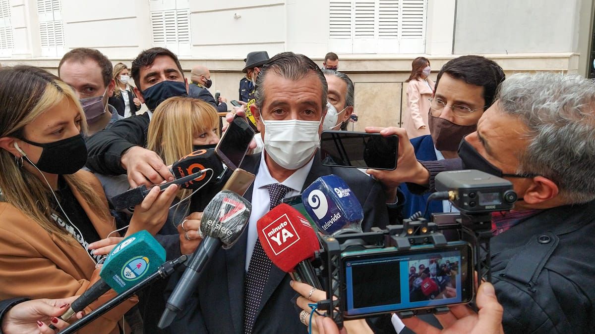 El ministro de Gobierno, Víctor Ibañez, dejó abierta la posibilidad de que el Gobierno interprete el DNU nacional para definir las restricciones que regirán en Mendoza.