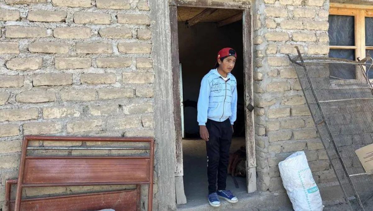 Historia de vida: sueña con ser profesor de matemáticas y recorre más de 10 kilómetros a pie para llegar a la escuela