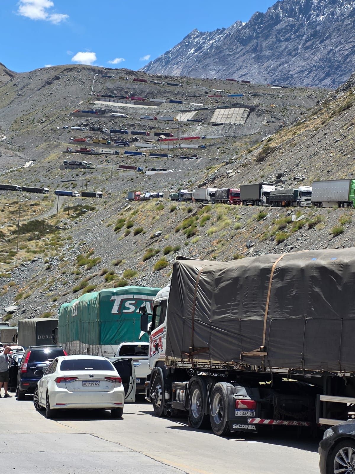 El tránsito vehicular está demorado para regresar desde Chile. Gentileza