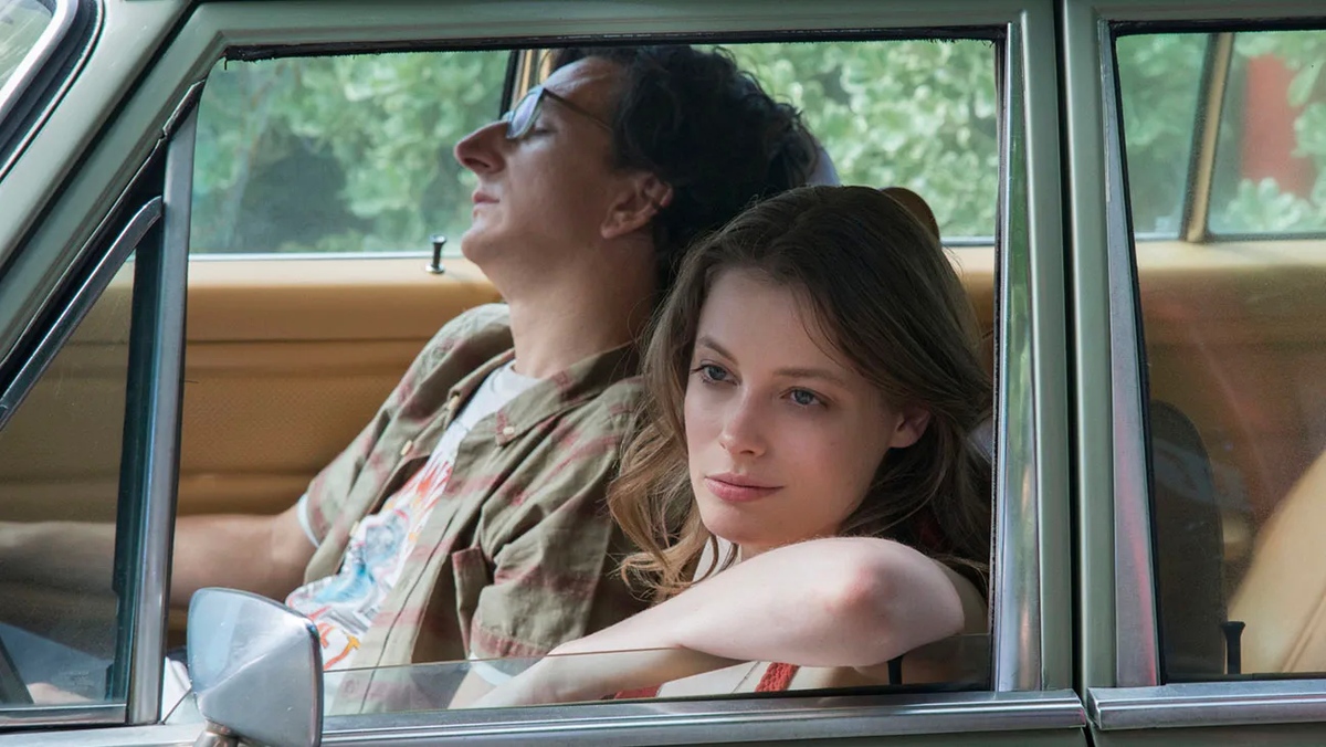 La serie de Netflix que trata sobre la contrucción de una relación se llama "Love". La serie de Netflix que trata sobre la contrucción de una relación se llama "Love".