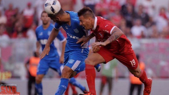 Racing e Independiente disputan el clásico de Avellaneda