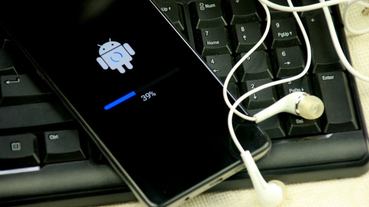 Samsung lanza la primera actualización de 2026 y corrige más de 55 errores en estos teléfonos