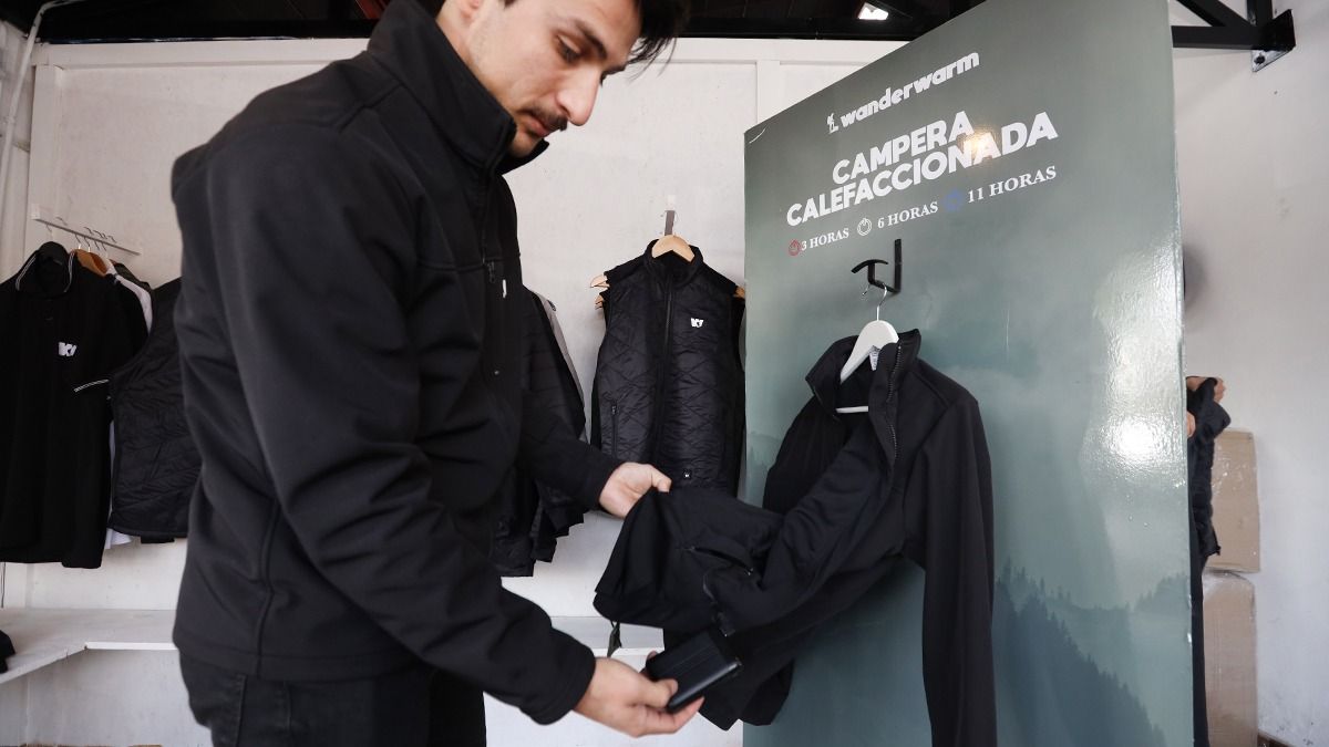 La confección e instalación de los sistemas de calor en la ropa lo consiguieron a prueba y error. La confección e instalación de los sistemas de calor en la ropa lo consiguieron a prueba y error.