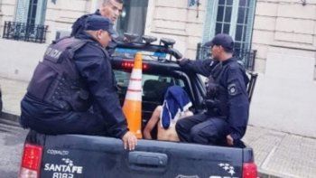 Su familia llamó al 911 y entregó al sospechoso del triple crimen