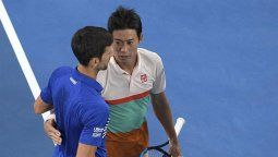 Nishikori abandonó y Djokovic es uno de los cuatro semifinalistas en Australia
