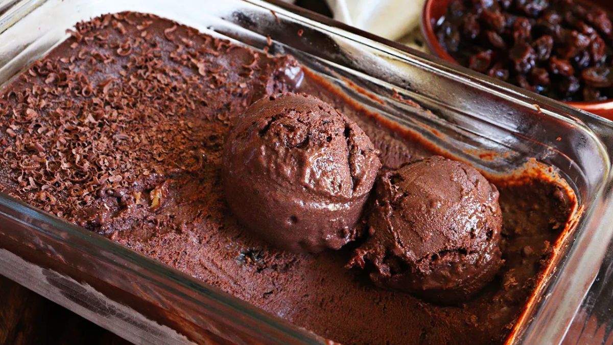 El helado de chocolate keto se prepara con 5 ingredientes y en minutos. El helado de chocolate keto se prepara con 5 ingredientes y en minutos.