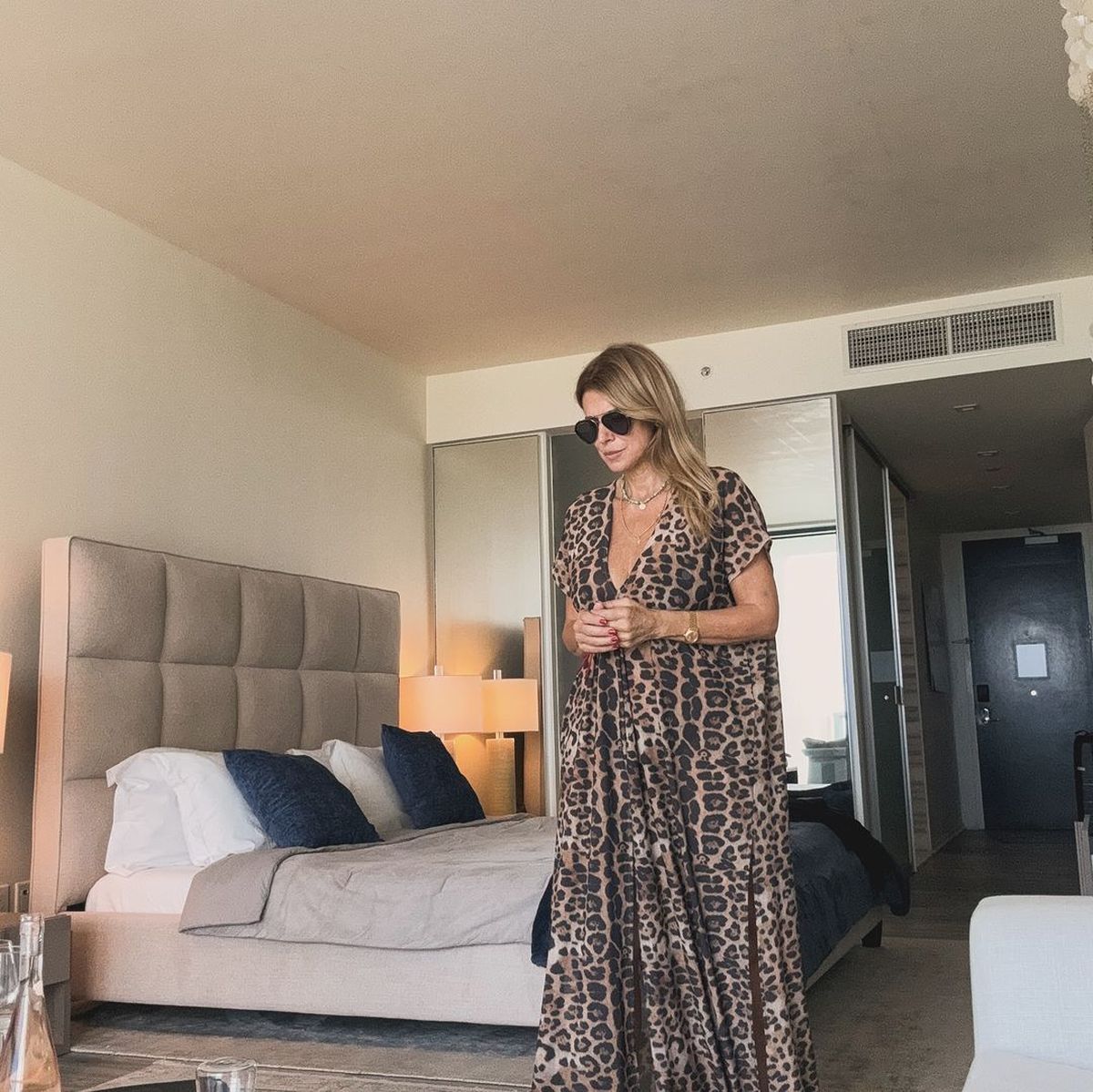 A sus 57 años, Flavia Palmiero confirma que es la reina del animal print y paraliza las playas de Miami. A sus 57 años, Flavia Palmiero confirma que es la reina del animal print y paraliza las playas de Miami.