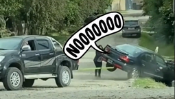 Un mendocino quiso sacar un auto de una zanja y terminó de la peor manera