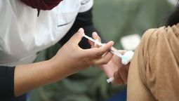 En el Gobierno de Rodolfo Suarez están preocupado por el escaso porcentaje de mendocinos de entre 30 y 40 años que acuden a vacunarse. Según los datos oficiales, sólo acudió a recibir su vacuna el 59% de ellos.visibility