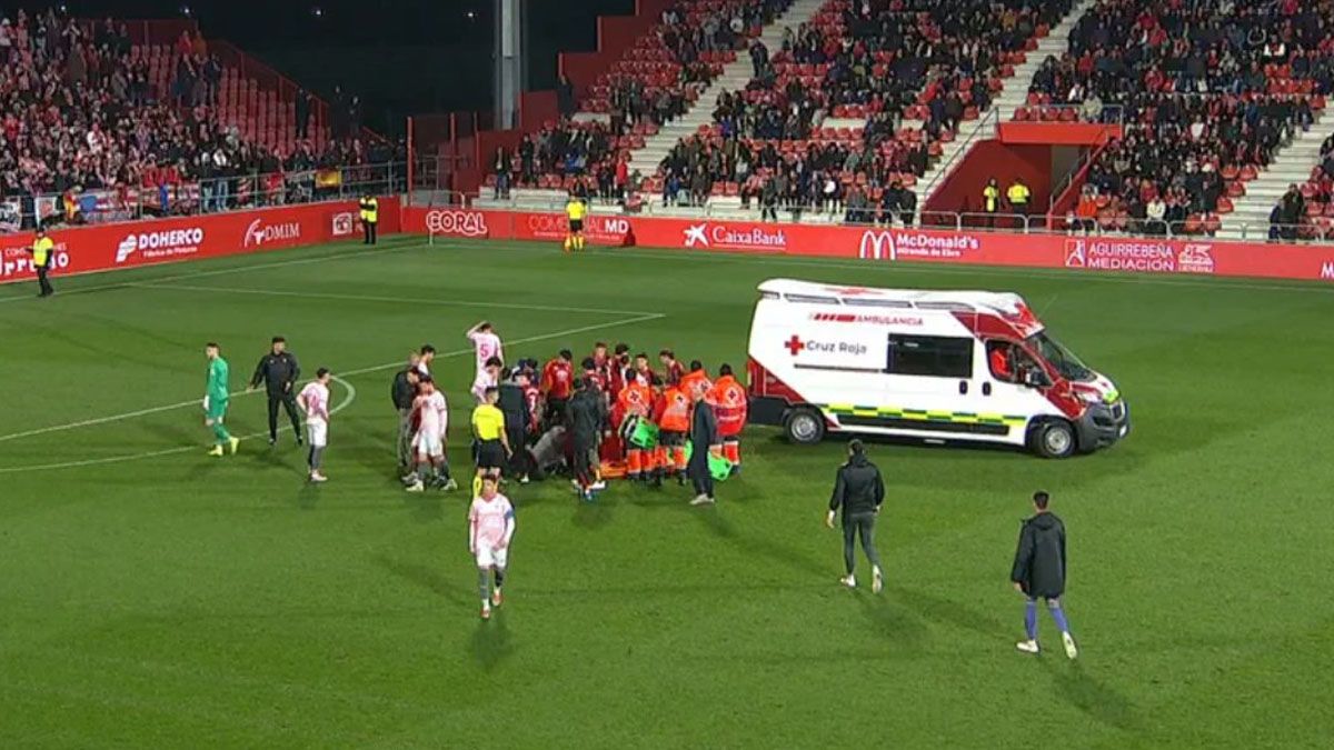 Un ex jugador de River convulsionó en un partido en España.