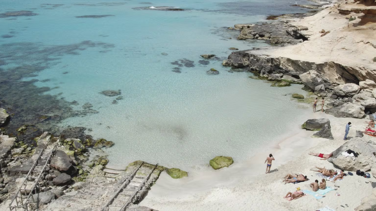 Este encantador pueblo de Formentera está ubicado estratégicamente en el centro de la isla.&nbsp;