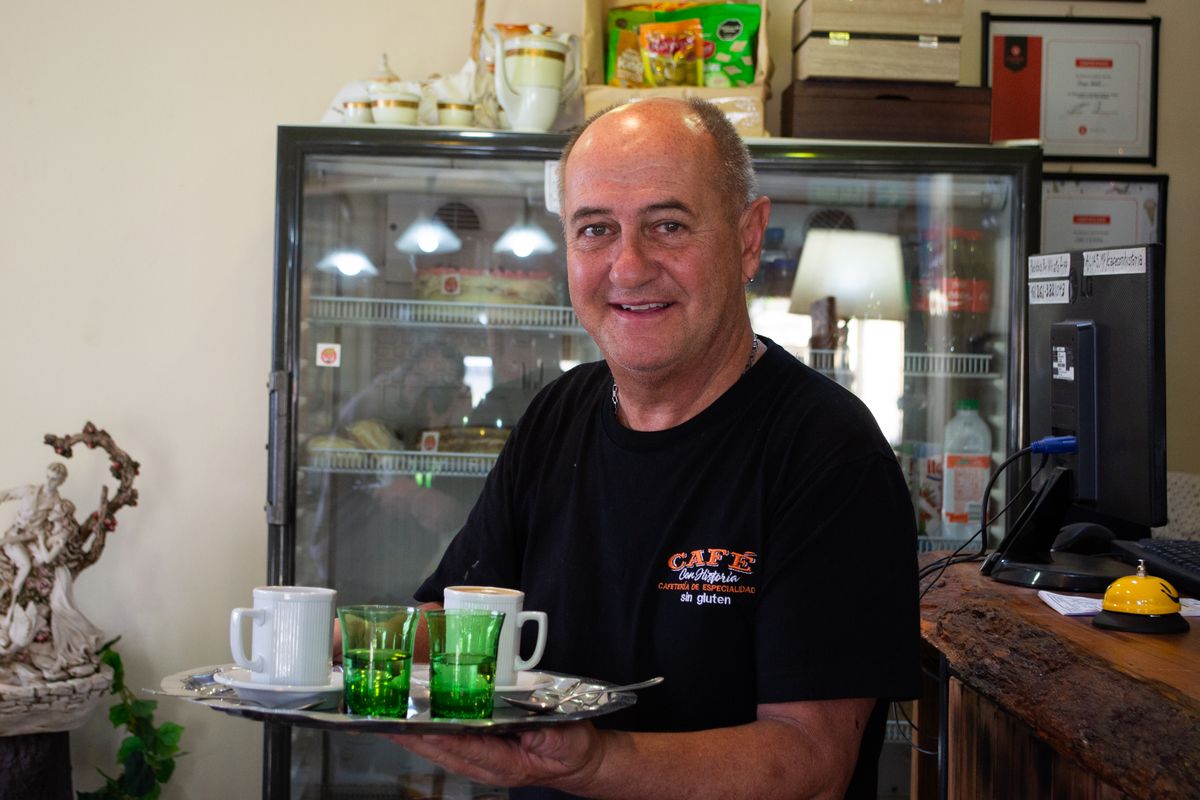 Café colombiano es el que brinda Café colombiano es el que brinda