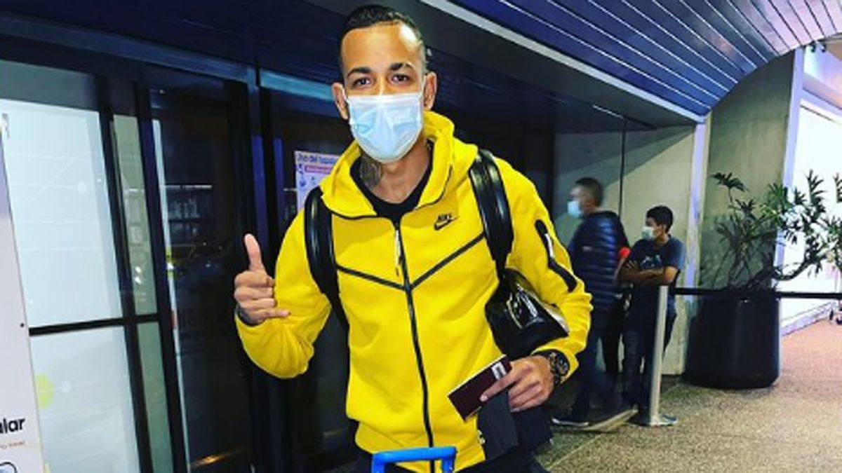 Sebastián Villa vuelve al país y sigue la novela con Boca