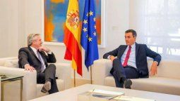 Fernández se reunió con el presidente español Pedro Sánchez en La Moncloa