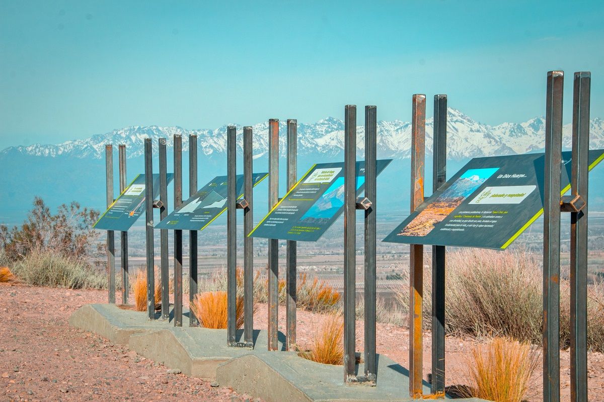 sendero interpretativo es una propuesta recreativa en el cristo rey que transmite información patrimonial de tupungato.