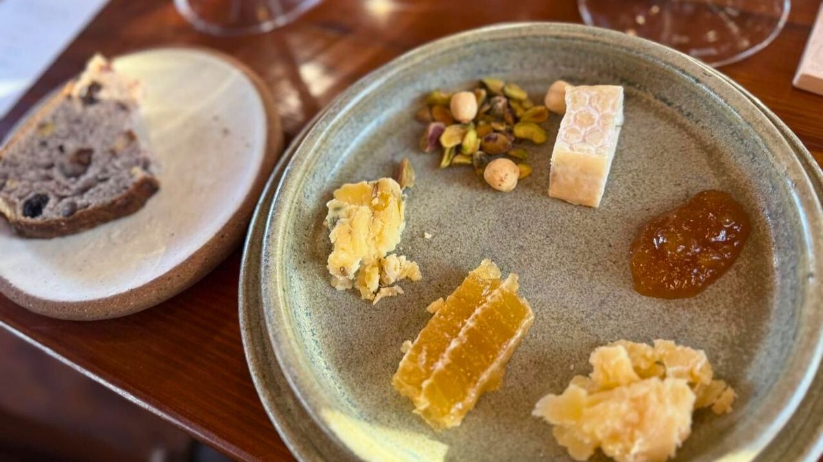 Variedad de quesos para limpiar el paladar. Para pasar luego a los postres. Variedad de quesos para limpiar el paladar. Para pasar luego a los postres.