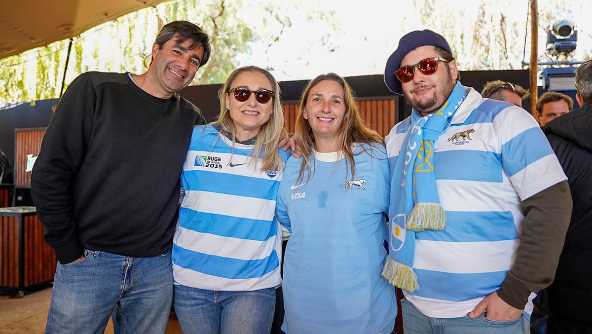 Gonzalo Sabaj, María Elena Guiñazú, Virginia Gobich y Eugenio Gobich. Gonzalo Sabaj, María Elena Guiñazú, Virginia Gobich y Eugenio Gobich.