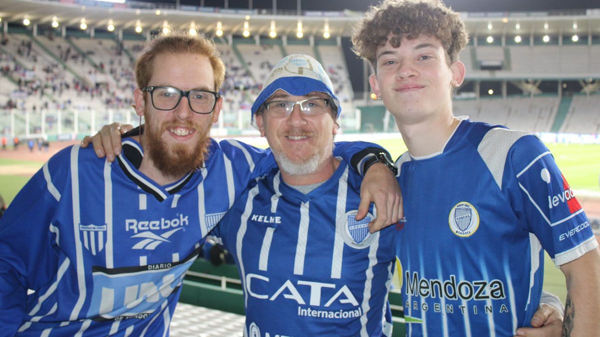Los hinchas de Godoy Cruz estuvieron presentes en el Kempes