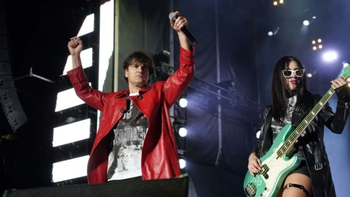 Ciro Martínez y la bajista de Los Piojos Luli Bass de novios: Ella dejó al marido por él Ciro Martínez y la bajista de Los Piojos Luli Bass de novios: Ella dejó al marido por él