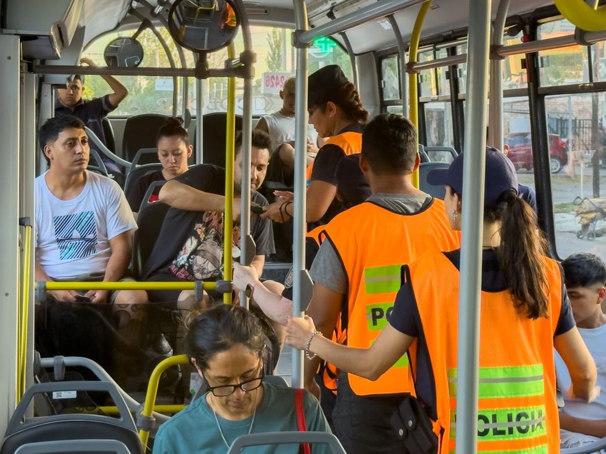 Control de huellas en el transporte público. Control de huellas en el transporte público.
