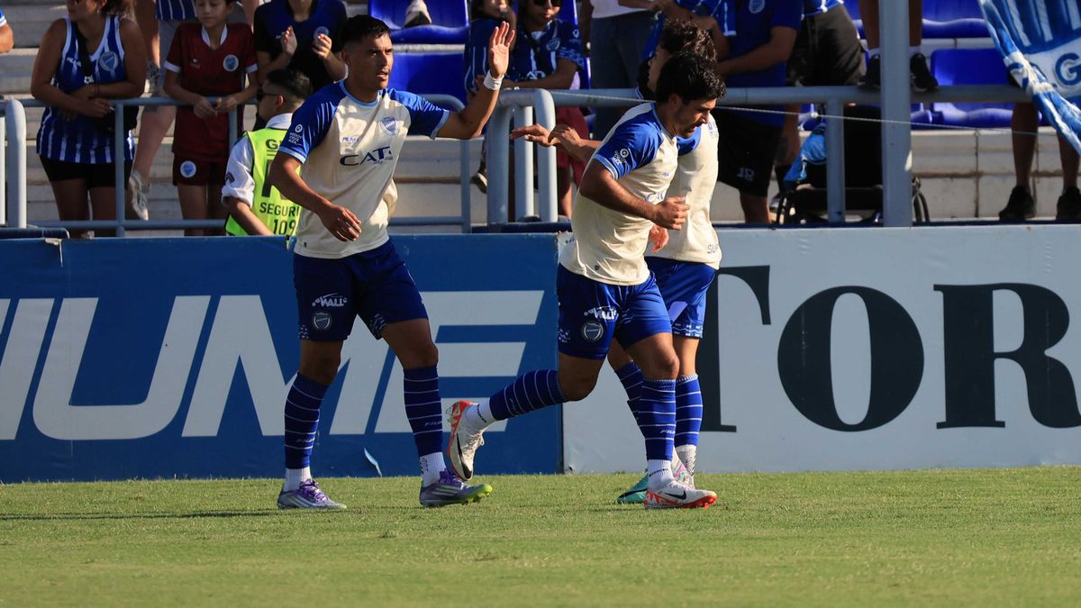Vicente Poggi volvió a aportarle un gol a Godoy Cruz